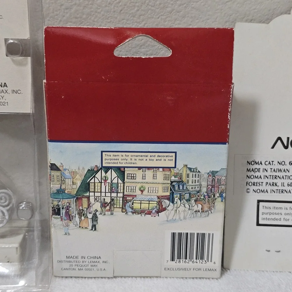 VTG Lemax‎ Dickensville NOMA Village Lot Lighted Sleigh Stop Signs Street Lamps